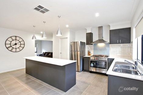 Property photo of 13 Rising Sun Parade Tarneit VIC 3029