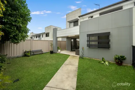 25/1 Emerald Pl, Bridgeman Downs, QLD 4035