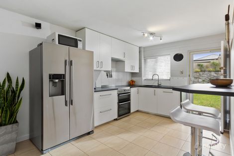 2/2 Coral St, Scarborough, WA 6019