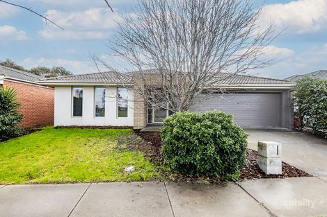 Property photo of 18 Quarters Boulevard Cranbourne West VIC 3977