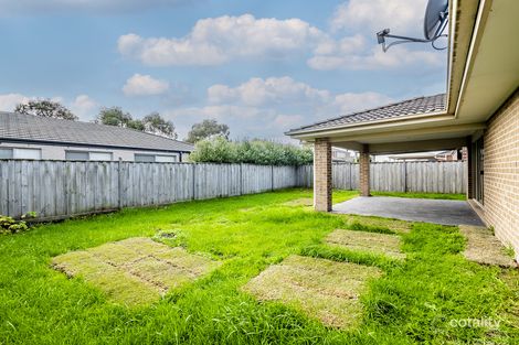 Property photo of 18 Quarters Boulevard Cranbourne West VIC 3977