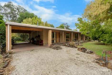 36 CRAIGIE ST, YEA, VIC 3717