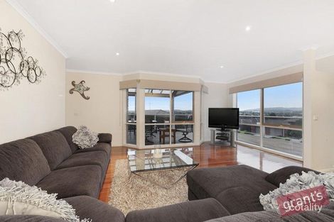 Property photo of 31 Kallara Crescent Narre Warren VIC 3805