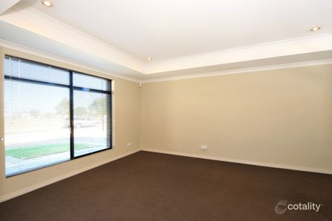 Property photo of 93 Baloo Crescent Wannanup WA 6210
