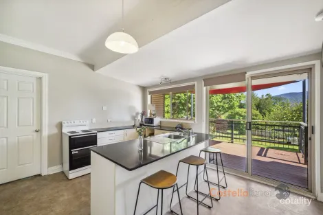 Property photo of 11 Younghusband Street Corryong VIC 3707