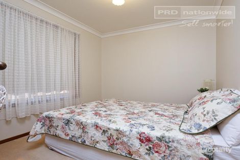 Property photo of 5 Langi Crescent Glenfield Park NSW 2650