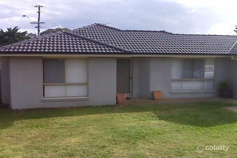 Property photo of 25 Spinnaker Circuit Redland Bay QLD 4165