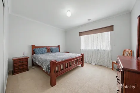 Property photo of 11 Valleyview Grove Drouin VIC 3818