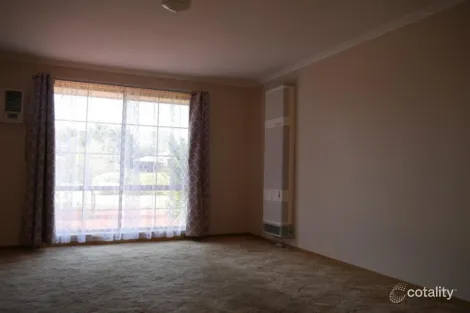 Property photo of 4 Prior Court Brookfield VIC 3338