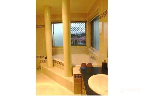 Property photo of 14 Bentley Court Mansfield QLD 4122