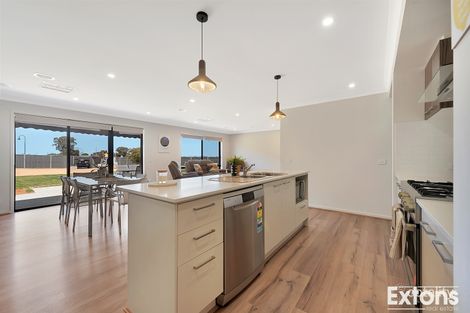 Property photo of 37 Robinson Way Yarrawonga VIC 3730