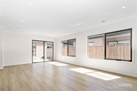 Property photo of 8 Cinnamara Circuit Tarneit VIC 3029