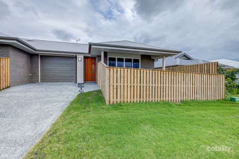 2/11 Barnyard Dr, Park Ridge, QLD 4125