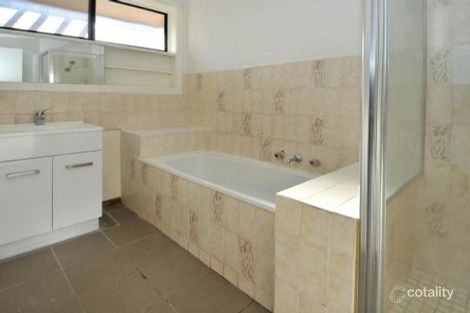 Property photo of 9 Honey Grove St Albans VIC 3021