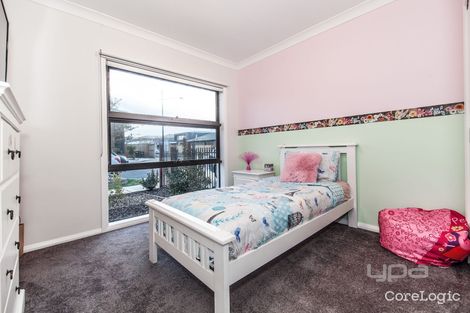 Property photo of 27 Higgins Street Fraser Rise VIC 3336
