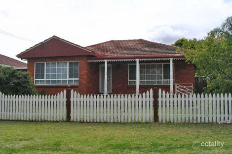 16 Parkview Ave, Picnic Point, NSW 2213