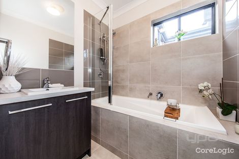 Property photo of 27 Higgins Street Fraser Rise VIC 3336