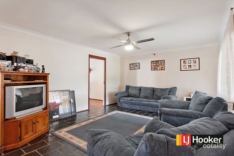 Property photo of 19 Sweeney Avenue Plumpton NSW 2761