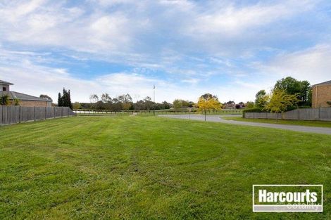 Property photo of 1 Glenmaggie Close Berwick VIC 3806