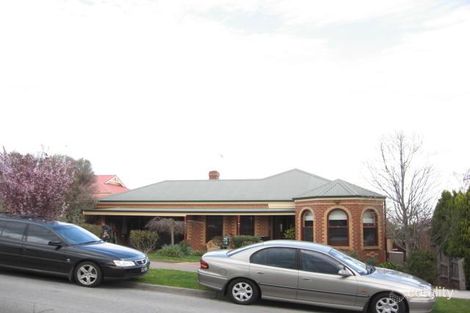 15 Edrington Park Dr, Berwick, VIC 3806