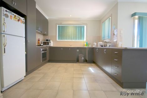 Property photo of 21 Dighton Terrace Cairnlea VIC 3023