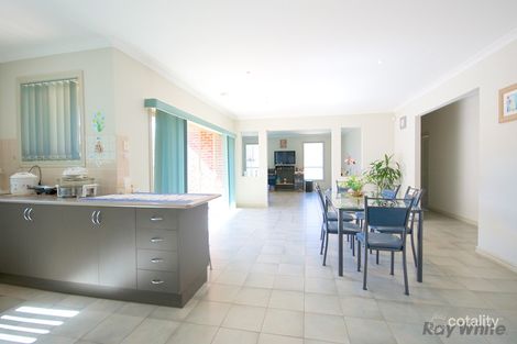 Property photo of 21 Dighton Terrace Cairnlea VIC 3023