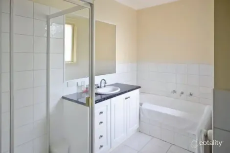 Property photo of 1/4 Sunhill Road Templestowe Lower VIC 3107