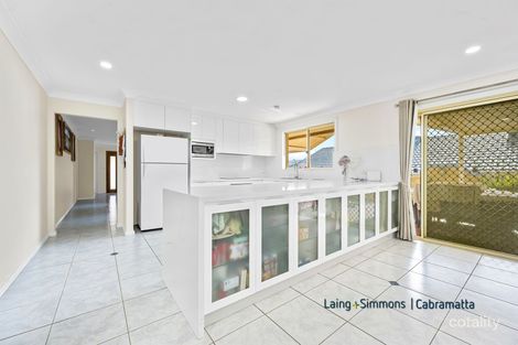 Property photo of 8 Dilston Close West Hoxton NSW 2171