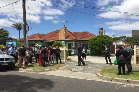 Property photo of 4 Ash Grove Springvale VIC 3171