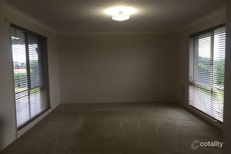 Property photo of 1 Montrose Way Cranbourne West VIC 3977