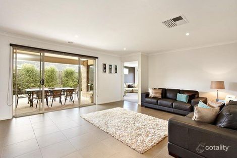 Property photo of 15 Woodridge Crescent Doreen VIC 3754