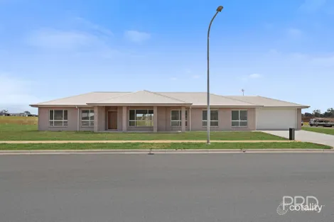 65 JUBATA DR, MOORE CREEK, NSW 2340