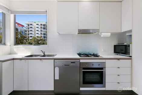 Property photo of 40 Lakefront Crescent Varsity Lakes QLD 4227