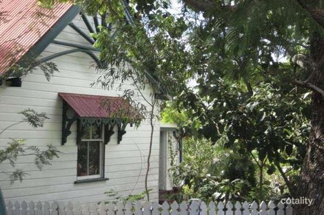 16 Brisbane Rd, East Ipswich, QLD 4305