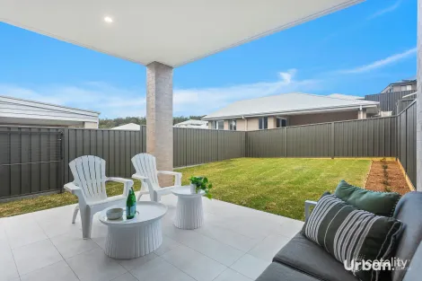 35 Foxground Pde, Tullimbar, NSW 2527