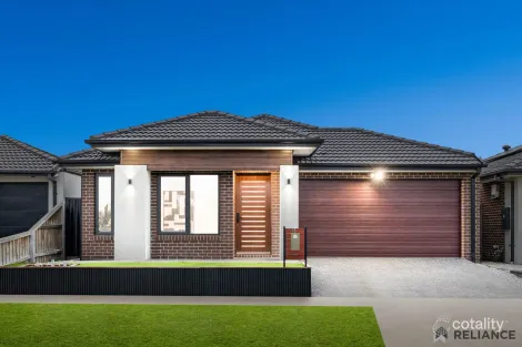 Property photo of 33 Apsley Drive Mickleham VIC 3064