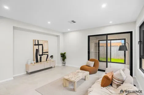 Property photo of 33 Apsley Drive Mickleham VIC 3064
