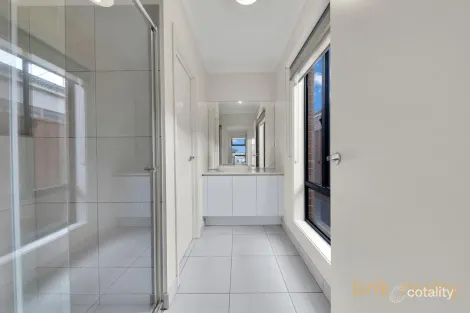 Property photo of 23 Joy Drive Mickleham VIC 3064