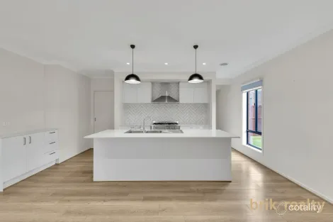 Property photo of 23 Joy Drive Mickleham VIC 3064