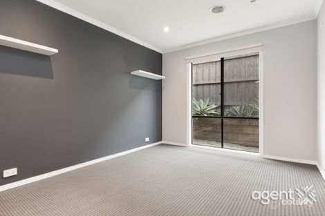 Property photo of 8 Ivory Drive Pakenham VIC 3810