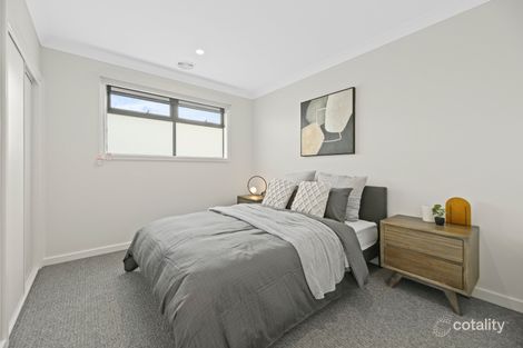 Property photo of 3 Cavern Boulevard Clyde North VIC 3978