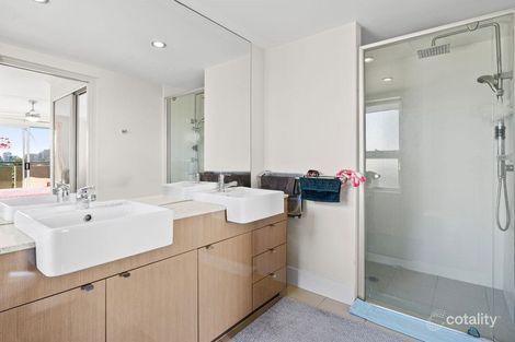 Property photo of 1604/67 Linton Street Kangaroo Point QLD 4169