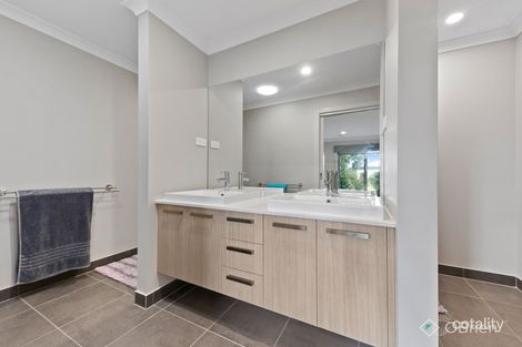 Property photo of 19 Davidson Street Pakenham VIC 3810