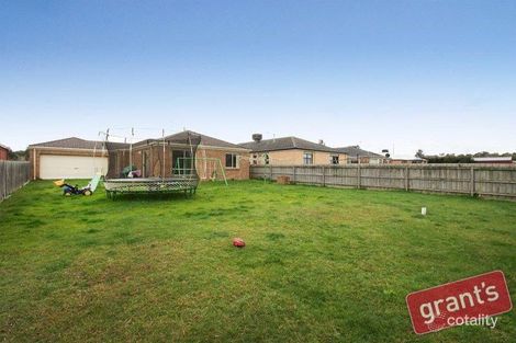 Property photo of 72 Dunbarton Drive Pakenham VIC 3810