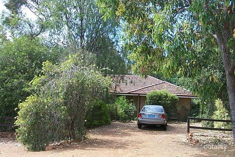 18 Phillip Gr, Kalamunda, WA 6076