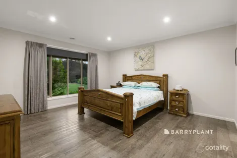 Property photo of 37 Fairway Drive Drouin VIC 3818