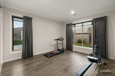 Property photo of 37 Fairway Drive Drouin VIC 3818