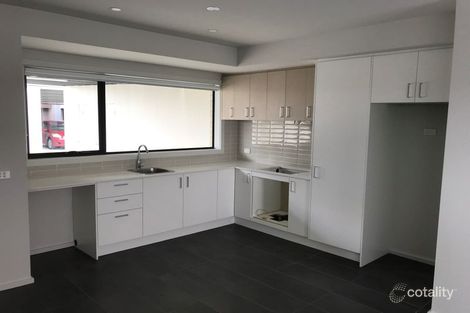 Property photo of 2 Modena Place Cranbourne West VIC 3977