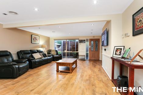 Property photo of 5 Turtur Close Mill Park VIC 3082