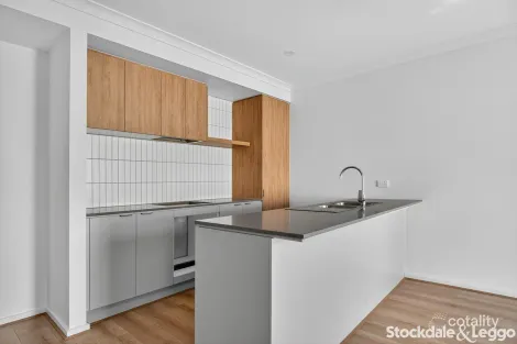Property photo of 14 Cupola Walk Truganina VIC 3029